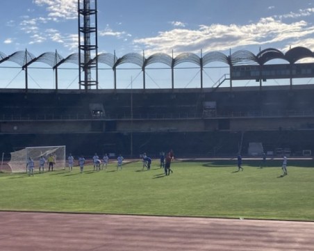 Спартак с тежка загуба от Асеновец