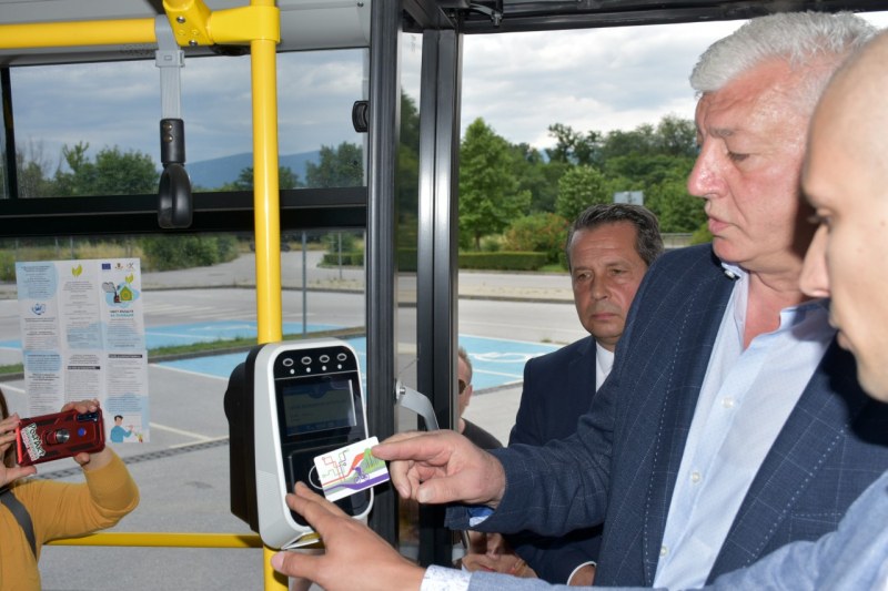 Билети при шофьора,  масово пътуваме със смарт карти – какво включва новата система за 12 млн. лева?