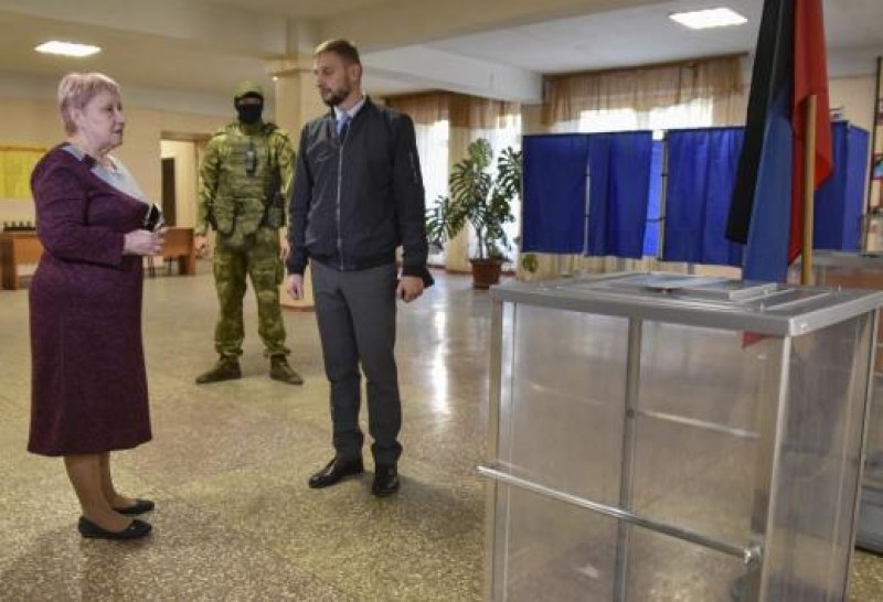 Продължават референдумите в Украйна за анексиране към Русия