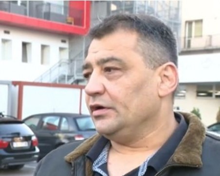 Бащата на намушкания ученик: След като е наръган в гърдите и корема, е удрян с юмруци в раната