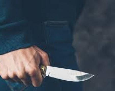 Бежанец е намушкал с нож ученика в столицата