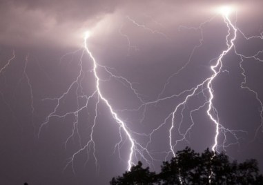 Тримата загинали които бяха ударени от мълния в София на