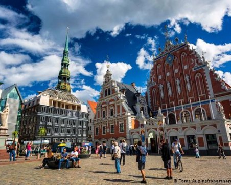 Латвия обяви извънредно положение в регион, граничещ с Русия
