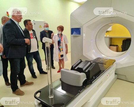 Надежда за онкоболните: Модерен и щадящ апарат за лъчетерапия вече е в Пловдив