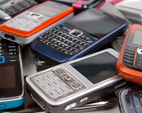 Продажбите на телефони с копчета в Русия скочиха 3,5 пъти за седмица