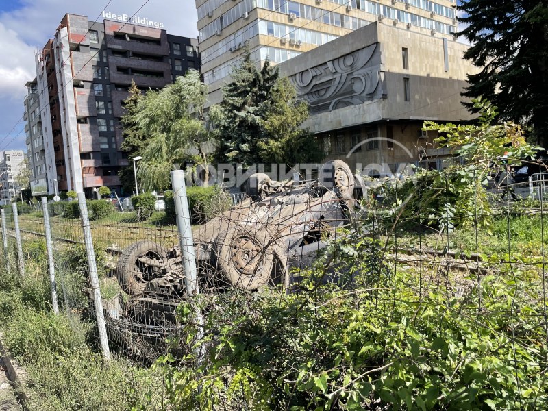 Полицаи катастрофираха в София. Инцидентът е станал между бул. Цар