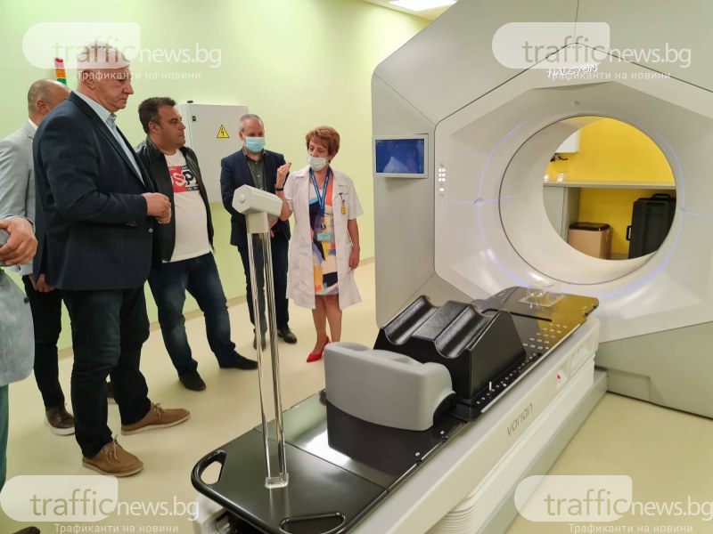 Надежда за онкоболните: Модерен и щадящ апарат за лъчетерапия вече е в Пловдив