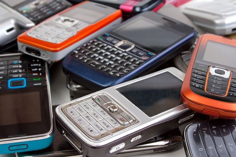 Продажбите на телефони с копчета в Русия скочиха 3,5 пъти за седмица