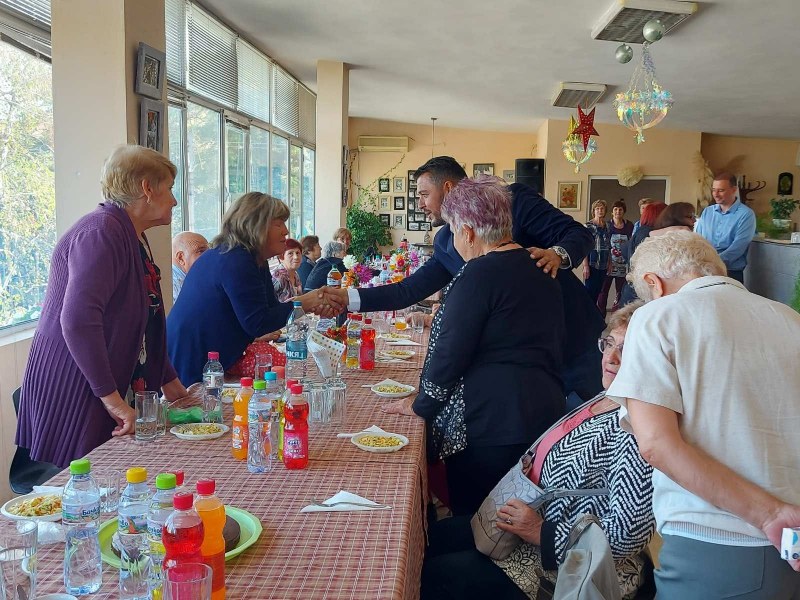 Весел празник на възрастните хора в село Белащица
