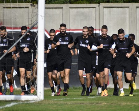 Локо стартира подготовка за мача с ЦСКА 1948