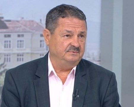 Рачев: В никакъв случай не заставайте под дърво при буря и гръмотевици