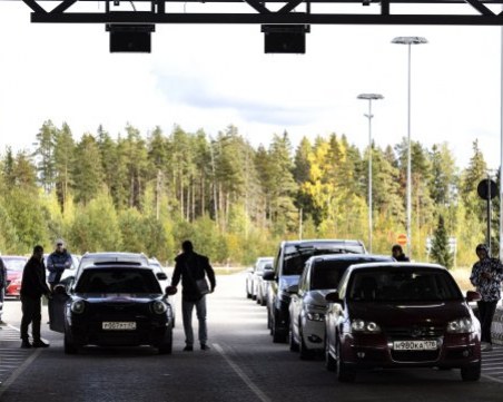 Финландия затваря границата си за руски туристи