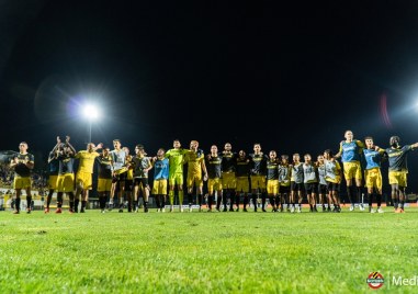 11-те на Ботев и Славия}