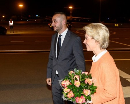 Урсула фон дер Лайен пристигна в София