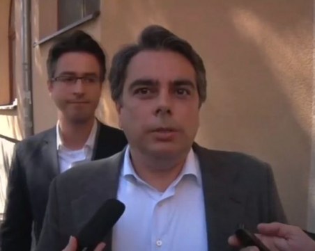 Асен Василев: От този избор днес зависи дали ще се върнем към политиката на прехода