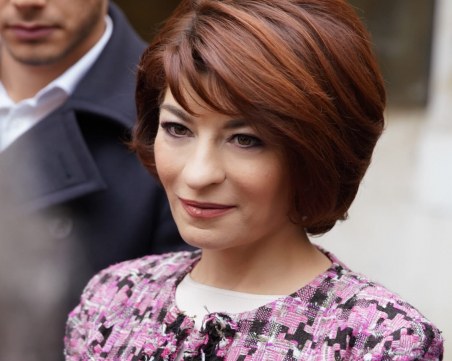 Кандидати за народни представители упражниха правото си на вот днес