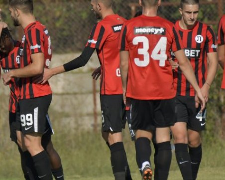 Стартовите състави на Локомотив и ЦСКА 1948