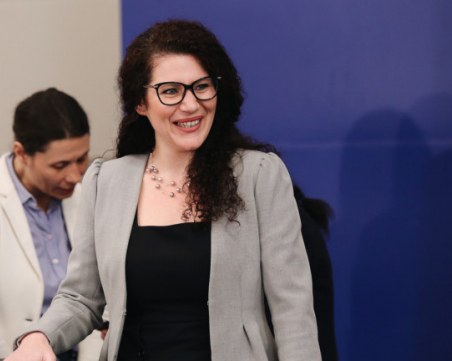 Калина Константинова: ГЕРБ са длъжни да съставят правителство, но ние няма да се коалираме с тях