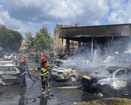 Нощен ракетен обстрел в Запорожие, има загинали