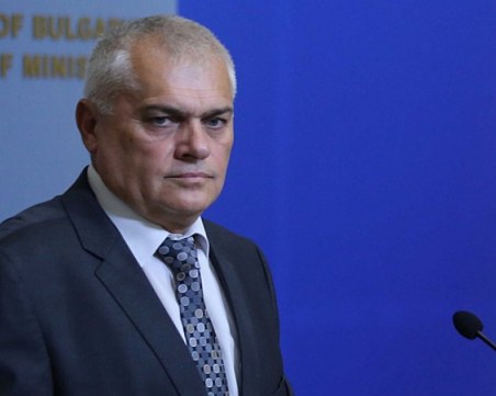 Валентин Радев: Ниската избирателна активност се дължи на машините