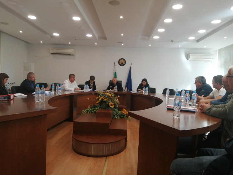 Започва разполагането на жилищните фургони в най-тежко пострадалите от наводнението