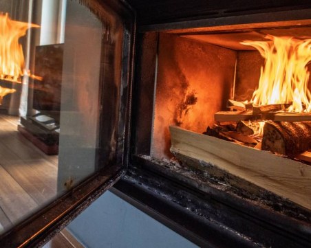 Масово в Нидерландия се връщат на отопление на твърдо гориво