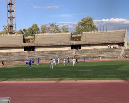 Спартак разгроми Родопа за нова победа