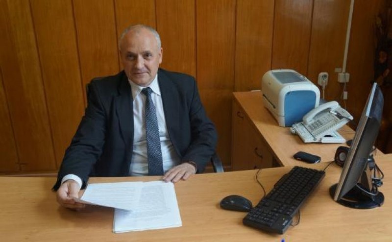 Проф. Даскалов се върнал в БАБХ деня след вота - започнал да уволнява и назначава служители