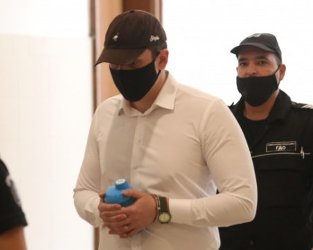 До месец се чака решението по делото за тежката катастрофа при която загина Милен Цветков