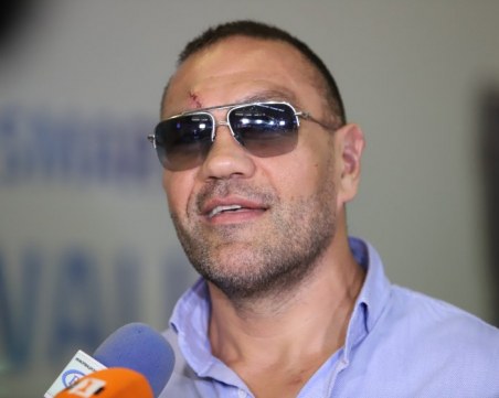 Кобрата преговаря за мач с Тайсън Фюри