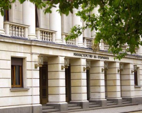 МО: Отправили сме искане до Швеция, Израел, Франция и САЩ за наемане или закупуване на самолети