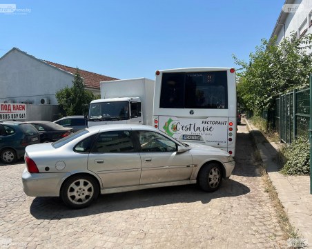 Пловдивски автобуси протестно променят маршрутите си заради разбити улици в 