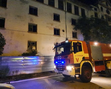 Горя складът на 