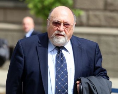 Евродепутат: Абсурдно е да оставим дълго време на власт служебния кабинет