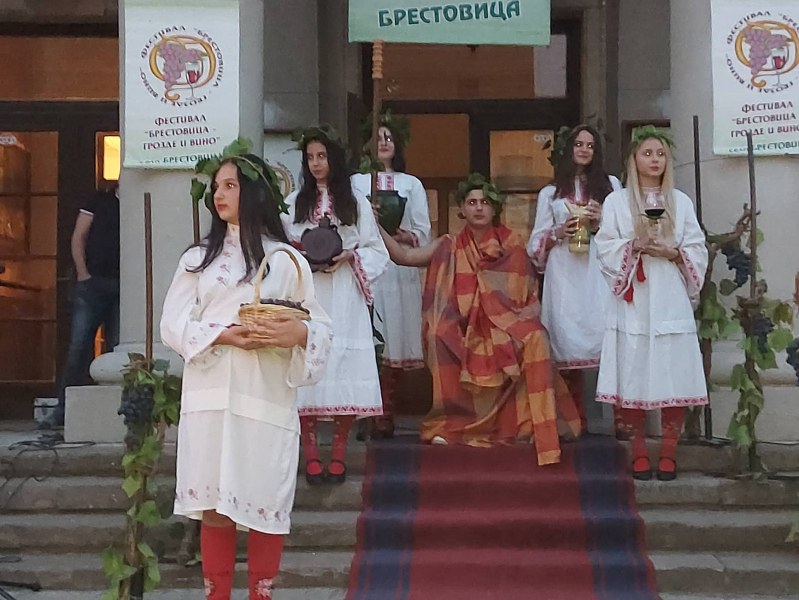 Уикенд на виното в община