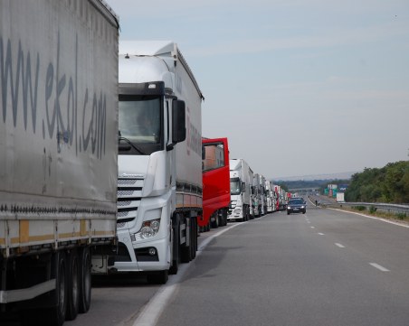 33-километрова опашка от тирове на турските ГКПП-та граничещи с България