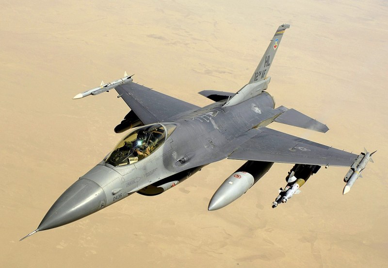Военните: Сделката за F-16 е спешна заради Русия, цената ще е 2,6 млрд. лв.
