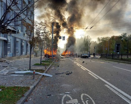 Над 70 ракети са паднали в Киев и други украински градове! Има загинали и ранени