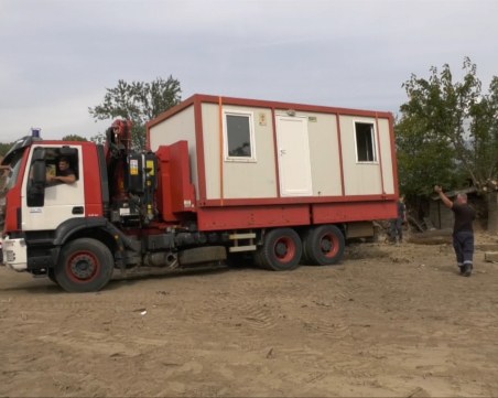 Самотна майка започва живот на фургон в Богдан ВИДЕО