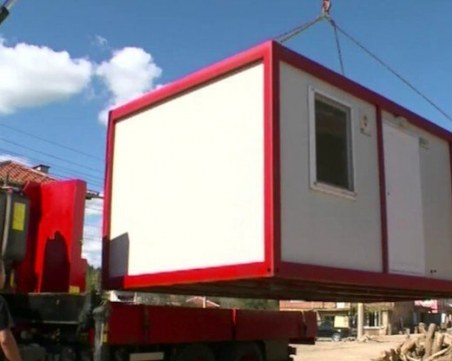 Започва монтирането на фургони и в Богдан, 24 души търсят подслон