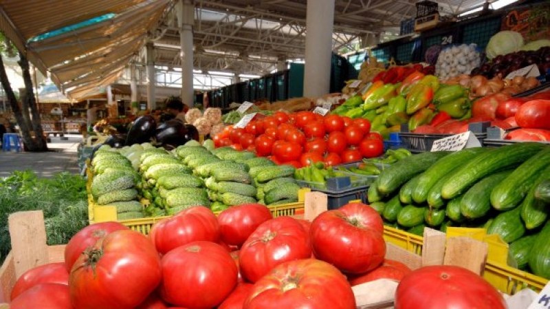 Българинът взе да пести за зимата, купува с 20% по-малко храна