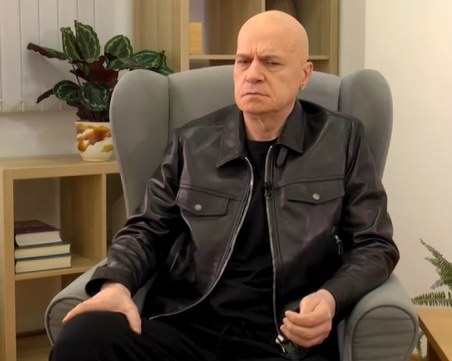 Слави разбрал за ареста на Борисов по телевизията, от Петков получил само SMS