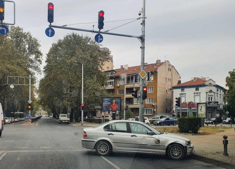 Лека катастрофа предизвиква големи задръствания в Пловдив