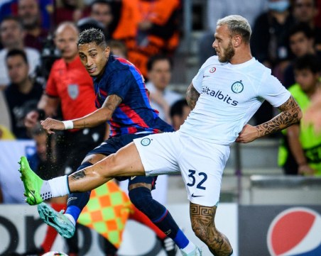 Барса се спаси от отпадане в уникално зрелище срещу Интер, Наполи пак се развихри