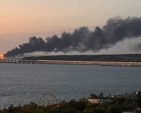 ФСБ: Бомбата, взривила моста в Крим, била изпратена от Одеса в Русе