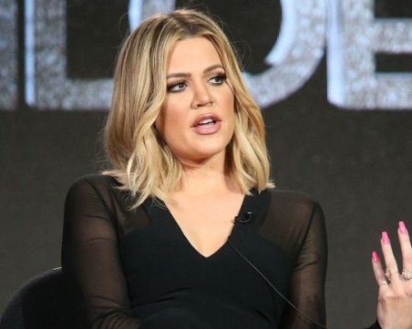 Премахнаха тумор от лицето на Клоуи Кардашиян