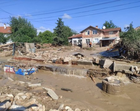 100 безработни за наети за възстановяването на наводнените карловски села