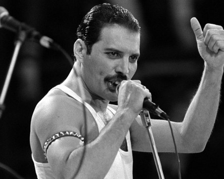 Queen пускат нова песен с гласа на Фреди Меркюри