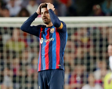 Скъсаха от подигравки Пике след грешката му срещу Интер