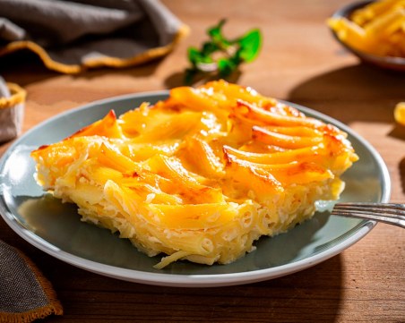 Вкусни сладки макарони на фурна с яйца, ванилия и прясно мляко